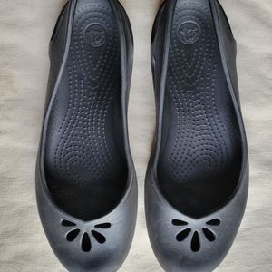 CROCS * Black Mary Janes